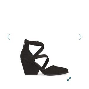 EILEEN FISHER NWT Black REA PUMP